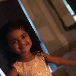 Meet your Posher, Ana